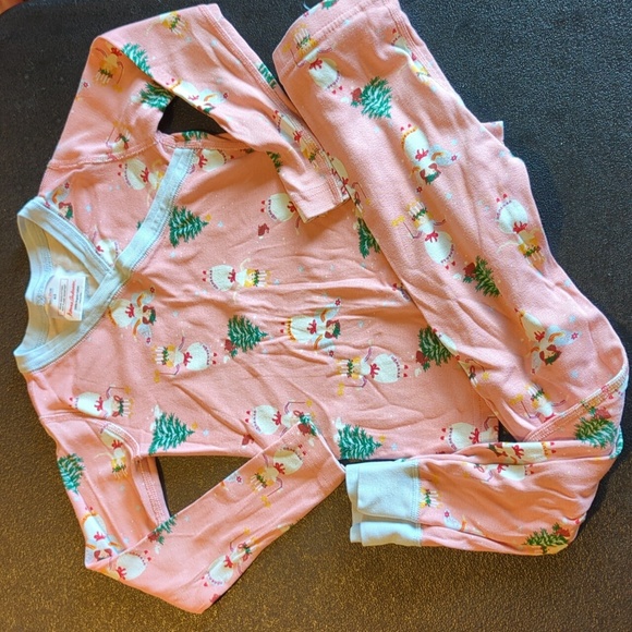 Hanna Andersson Christmas PJs - Picture 1 of 4